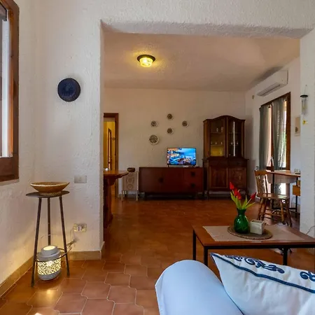 Nuraxi's Vakantiehuis Capitana