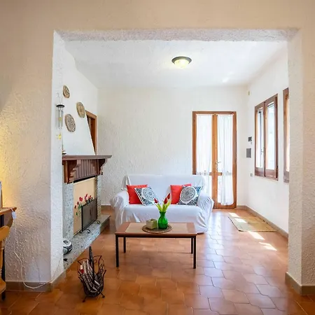 Nuraxi's Vakantiehuis Capitana
